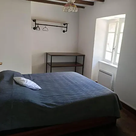 L'oustal Hébergement de vacances Lacrouzette